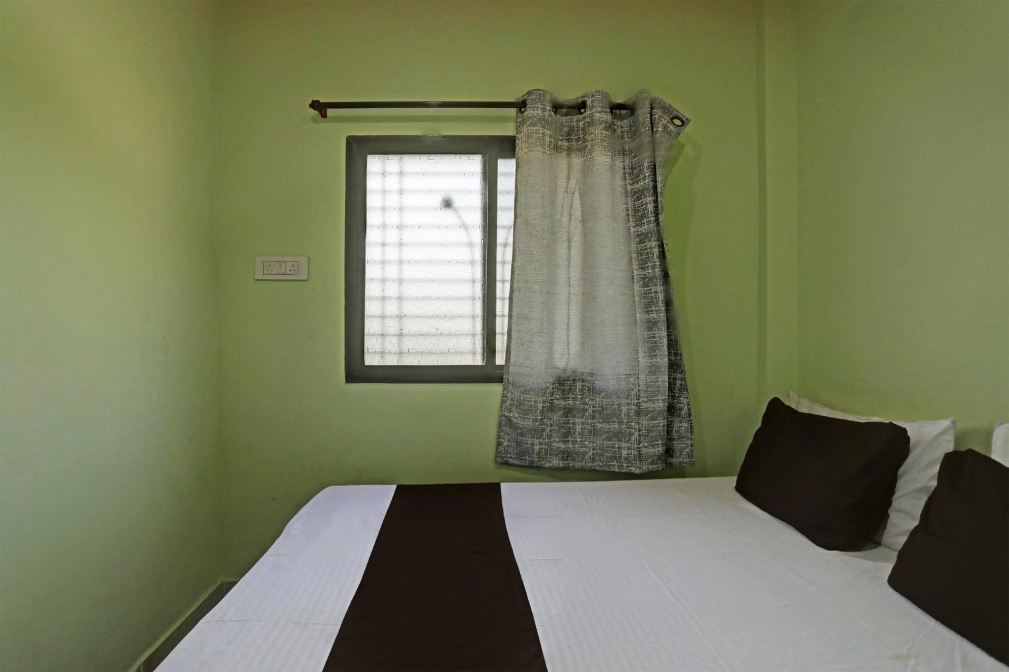 Spot On Hotel Leo Star Chandrapur Exteriör bild